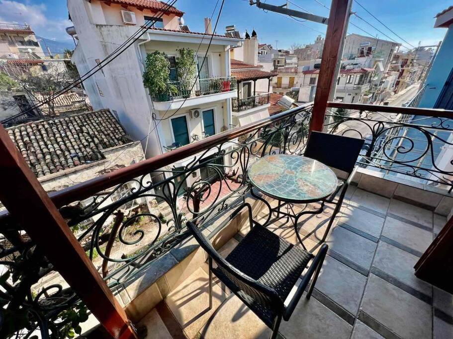 Στούντιο Κέντρου Άνω Πόλης Πάτρας Lägenhet Exteriör bild