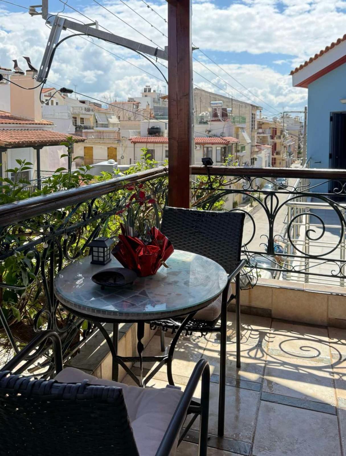 Στούντιο Κέντρου Άνω Πόλης Πάτρας Lägenhet Exteriör bild